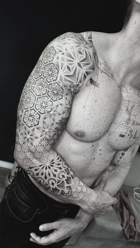 Dotwork geometry sleeve